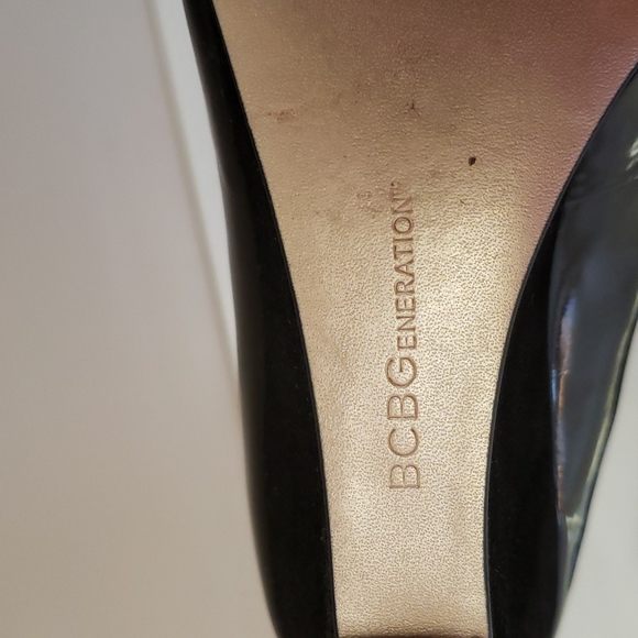 BCBGeneration Vegan Leather & Suede Wedge Peep Toe Heels GUC 8.5 - Picture 8 of 13
